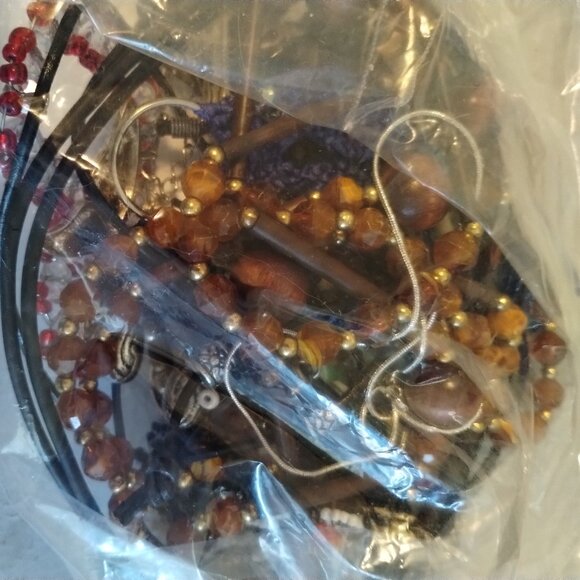 Mixed jewelry for crafting - Picture 2 of 3